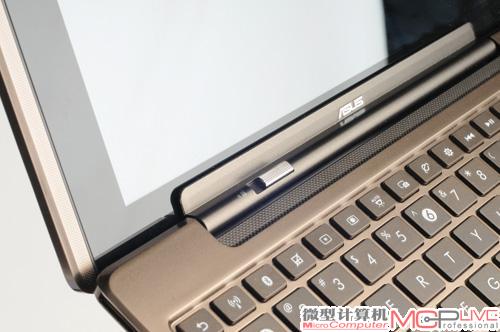 ATRIX与PC坞站的安装与分解都十分的方便，直接插拔就可以了。EeePad要稍微复杂一点儿，它多了一个锁止机构，安装时需要独立锁止按钮到位，分解时则需要拨动位于转轴上的锁止按钮。
