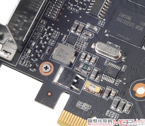 Matrix 580显卡还设计了单独的一相I/O供电设计