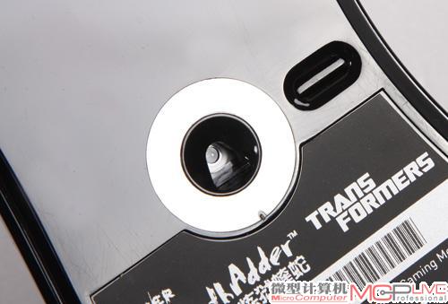 Razer炼狱蝰蛇的底部并不发光，但它又并非采用激光引擎设计，你注意过吗？