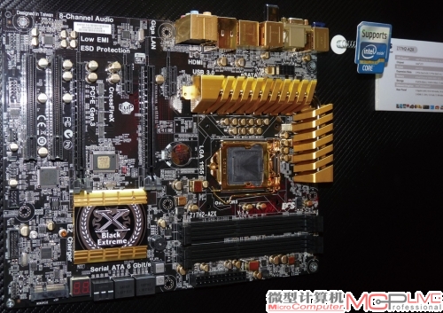 在此次精英电脑的展台上，Z77H2-AX、Z77H2-A2X等黄金主板是无可争议的主角。所谓黄金主板，就是在主板的处理器插槽针脚、内存插槽、显卡插槽等关键位置上，镀上更多、更厚的黄金，以加强抗氧化、抗腐蚀特性。同时，精英还在黄金主板上使用了超合金电感、低内阻固态电容、防雷击二极管等多种高品质元器件。